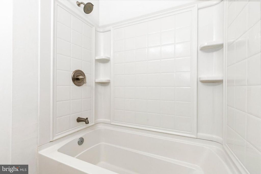 Image 22 of property listing at 4663 HALLOWED STRM, Ellicott City, MD 21042