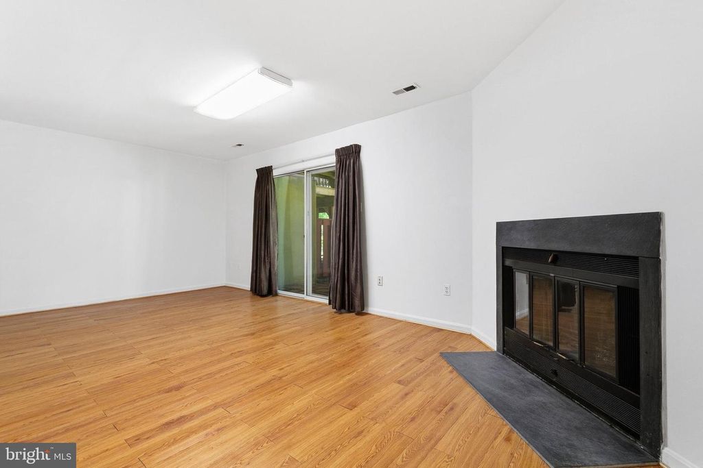 Image 28 of property listing at 4663 HALLOWED STRM, Ellicott City, MD 21042