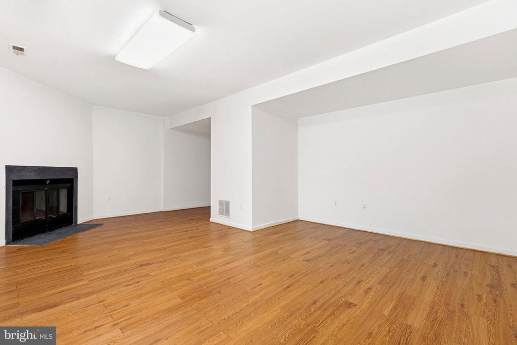 Image 29 of property listing at 4663 HALLOWED STRM, Ellicott City, MD 21042