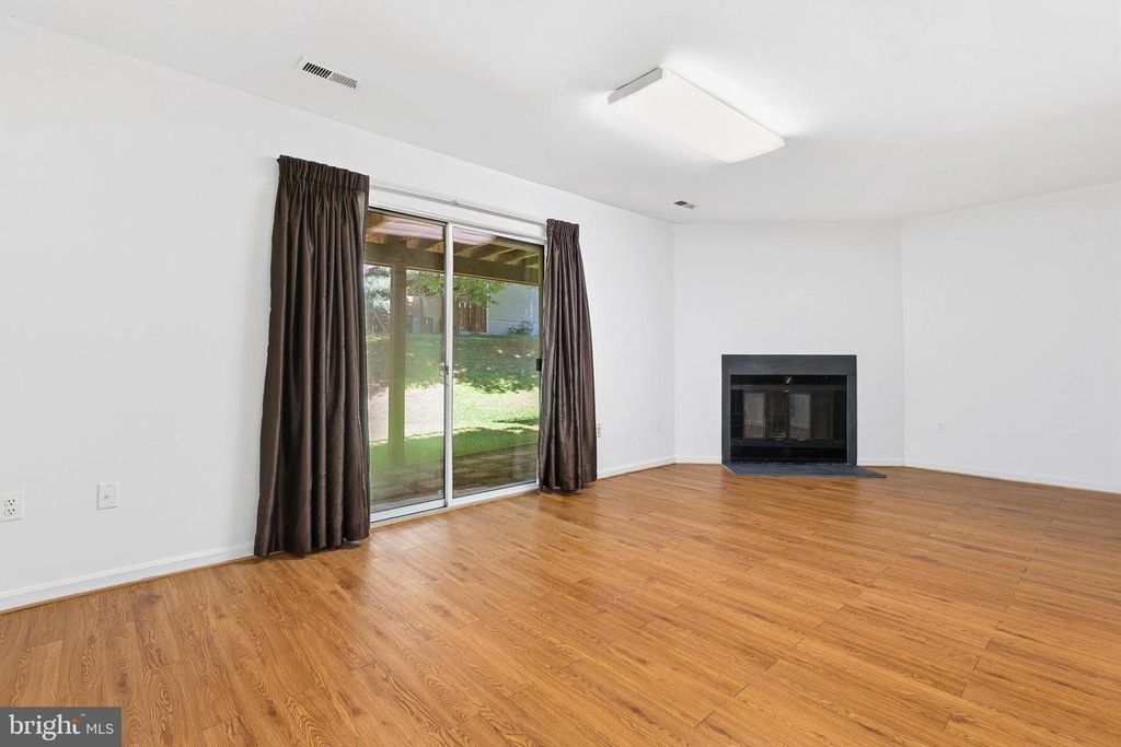 Image 31 of property listing at 4663 HALLOWED STRM, Ellicott City, MD 21042
