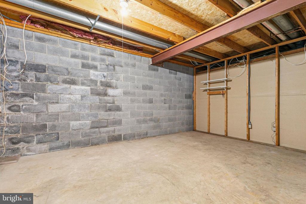 Image 34 of property listing at 4663 HALLOWED STRM, Ellicott City, MD 21042