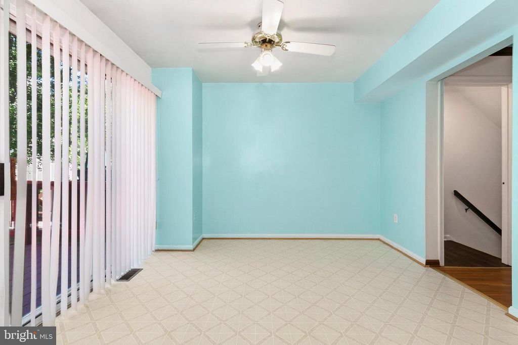 Image 9 of property listing at 4663 HALLOWED STRM, Ellicott City, MD 21042