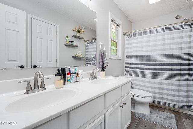 317 Chestnut Grove Church Road, Jonesborough, TN 37659