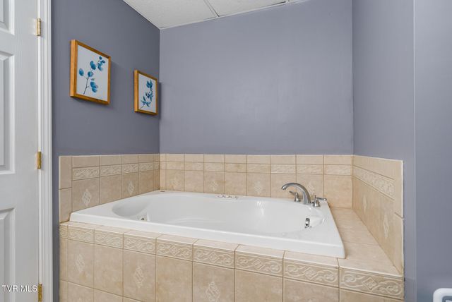317 Chestnut Grove Church Road, Jonesborough, TN 37659