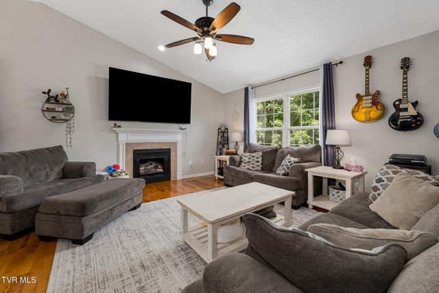 317 Chestnut Grove Church Road, Jonesborough, TN 37659