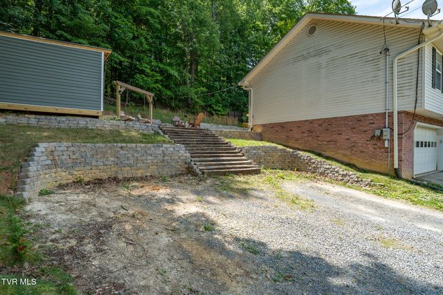 317 Chestnut Grove Church Road, Jonesborough, TN 37659