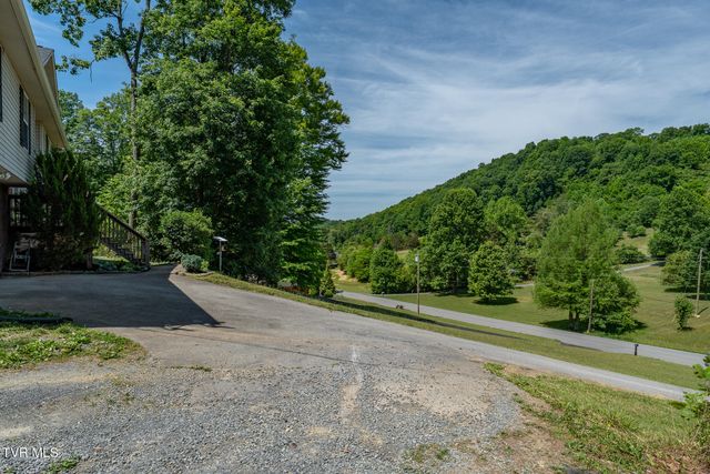 317 Chestnut Grove Church Road, Jonesborough, TN 37659