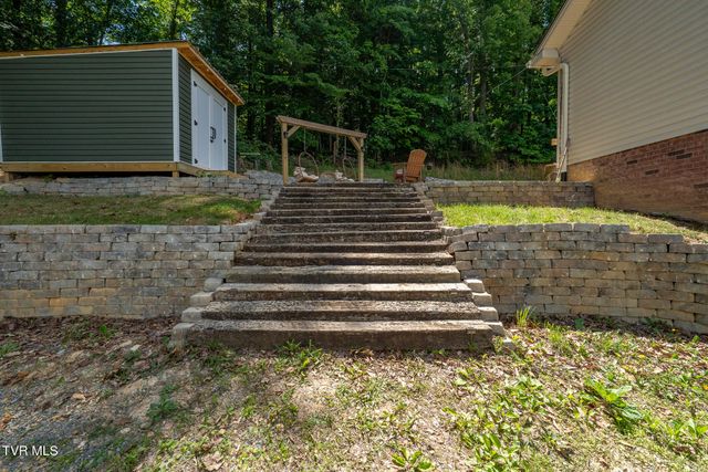 317 Chestnut Grove Church Road, Jonesborough, TN 37659