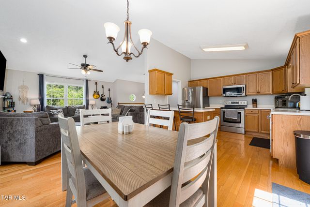 317 Chestnut Grove Church Road, Jonesborough, TN 37659
