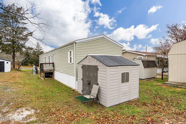 45 Beaver Avenue, Whiting, NJ 08759