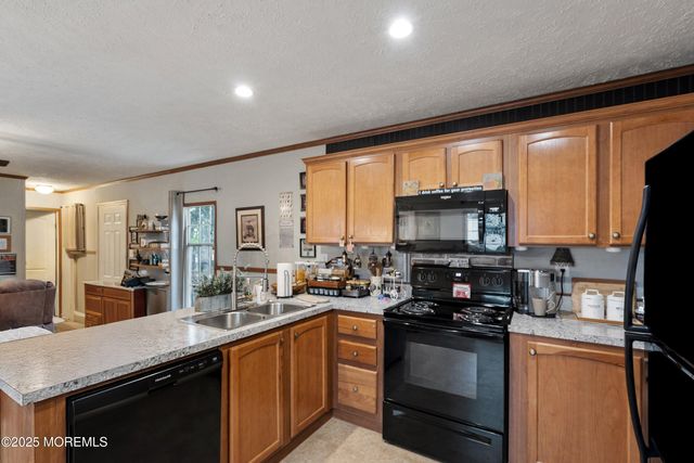 45 Beaver Avenue, Whiting, NJ 08759