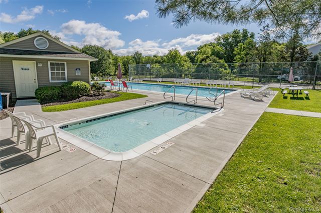 49 Olde Wagon Road, Warwick, NY 10990