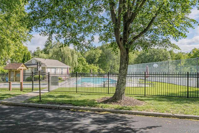 49 Olde Wagon Road, Warwick, NY 10990