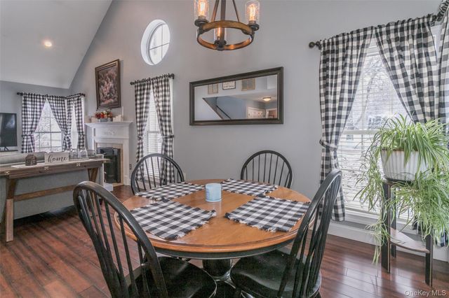 49 Olde Wagon Road, Warwick, NY 10990