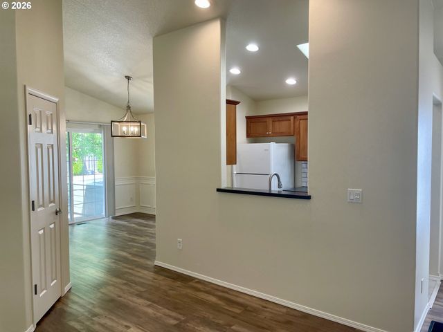 16760 Sw SOMES Ln, Beaverton, OR 97078