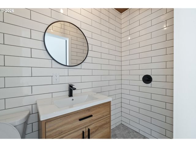 339 HILLSDALE St, Tillamook, OR 97141