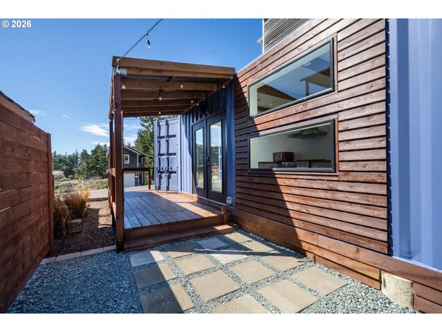 339 HILLSDALE St, Tillamook, OR 97141