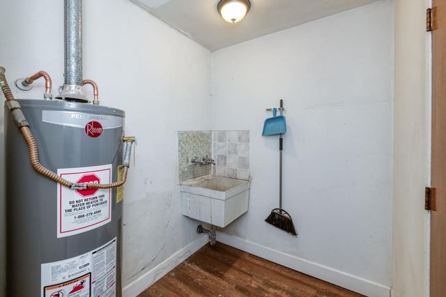 5927 E Garland Avenue, Fresno, CA 93727