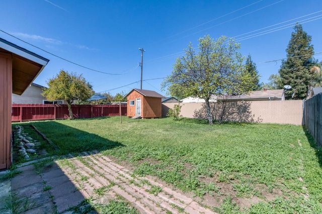 5927 E Garland Avenue, Fresno, CA 93727