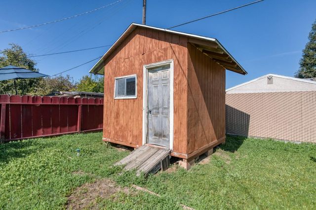 5927 E Garland Avenue, Fresno, CA 93727