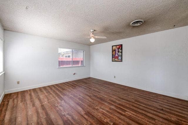 5927 E Garland Avenue, Fresno, CA 93727