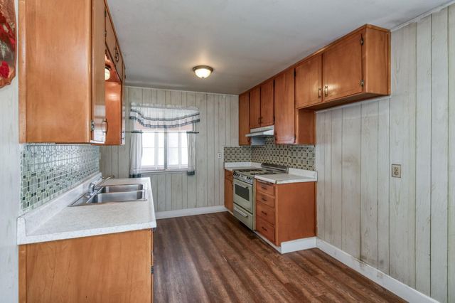 5927 E Garland Avenue, Fresno, CA 93727