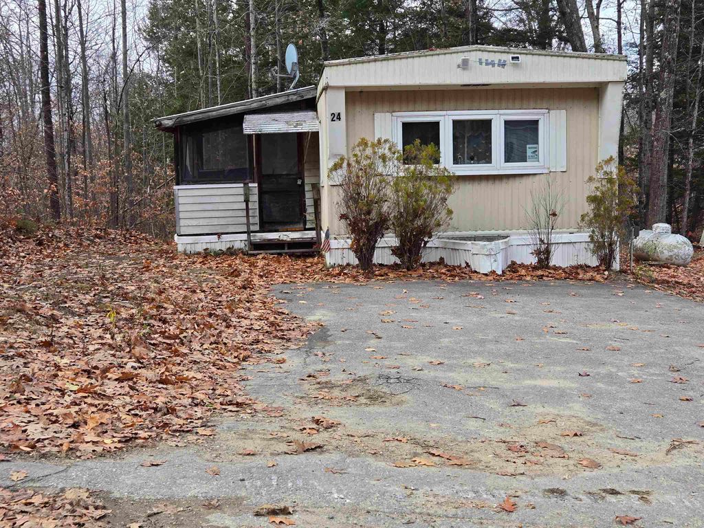 23 Liscomb Cir Unit 24, Gilford, NH 03249