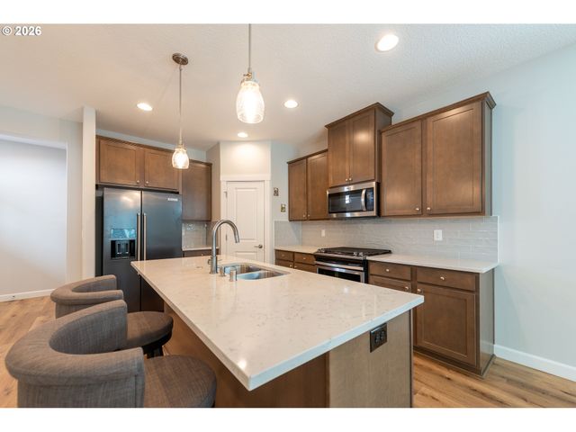 13716 Nw 7TH Pl, Vancouver, WA 98685