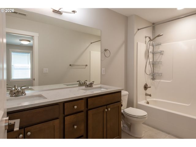 13716 Nw 7TH Pl, Vancouver, WA 98685