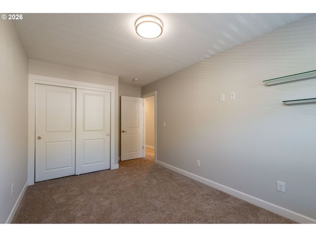 13716 Nw 7TH Pl, Vancouver, WA 98685