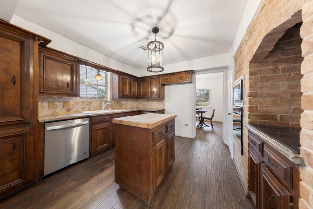 6131 Knollview Drive, Spring, TX 77389