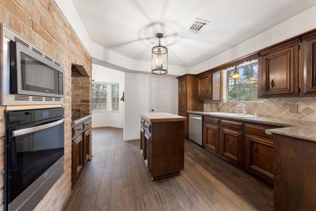 6131 Knollview Drive, Spring, TX 77389