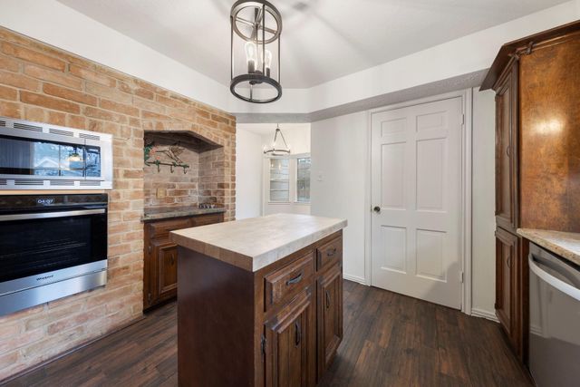 6131 Knollview Drive, Spring, TX 77389