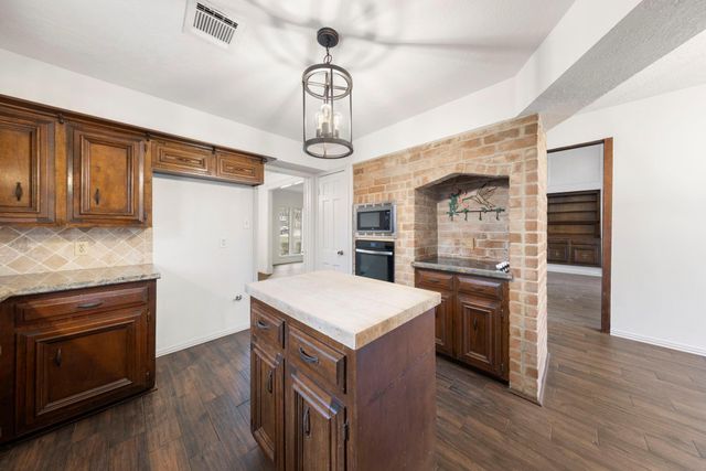 6131 Knollview Drive, Spring, TX 77389