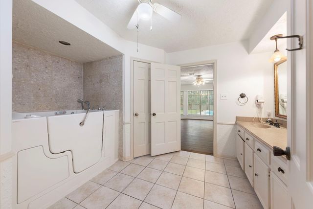 6131 Knollview Drive, Spring, TX 77389