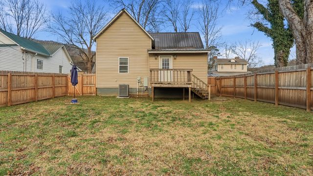 305 Pine Avenue, South Pittsburg, TN 37380