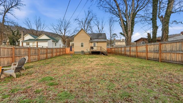 305 Pine Avenue, South Pittsburg, TN 37380