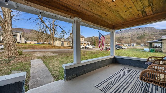 305 Pine Avenue, South Pittsburg, TN 37380