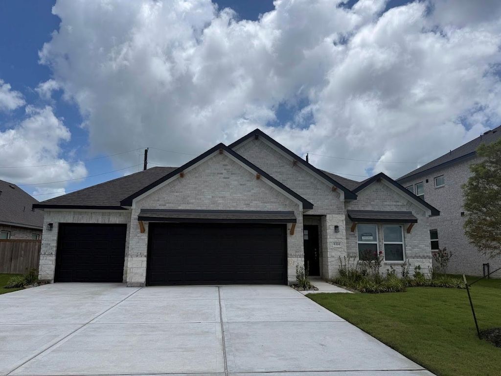 8314 Amethyst Valley Lane, Angleton, TX 77515