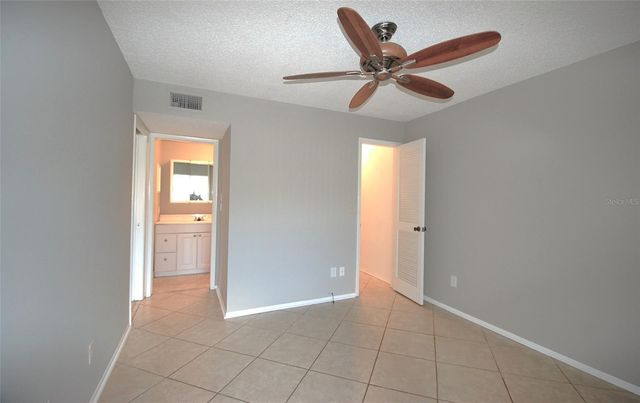 3300 FOX CHASE CIRCLE N 216, Palm Harbor, FL 34683