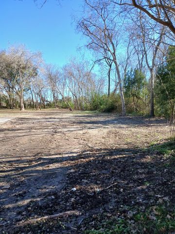 8019 Bellwood Drive, Hitchcock, TX 77563