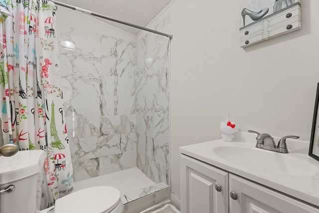 450 Reuben White Drive, Crosby, TX 77532