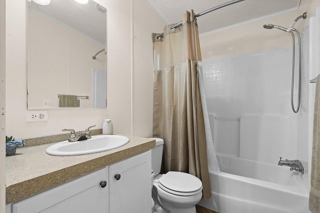 450 Reuben White Drive, Crosby, TX 77532