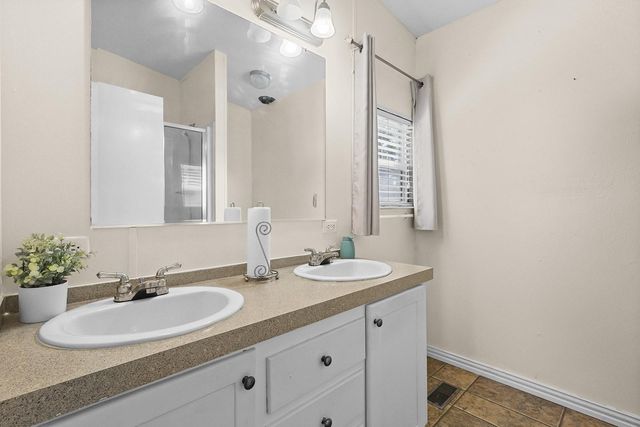 450 Reuben White Drive, Crosby, TX 77532