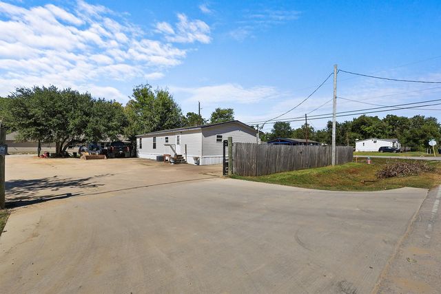 450 Reuben White Drive, Crosby, TX 77532