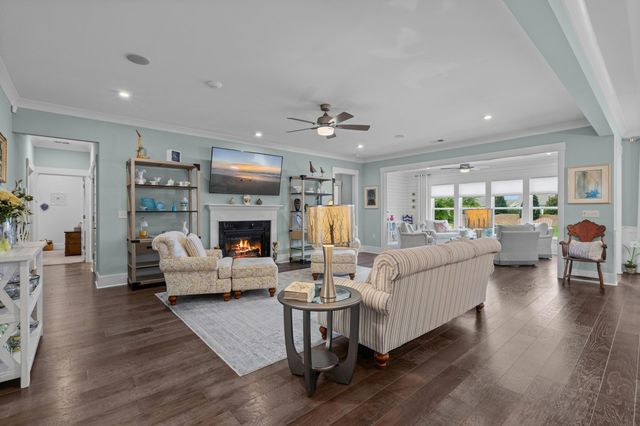 1201 Tweed Ct., Myrtle Beach, SC 29579