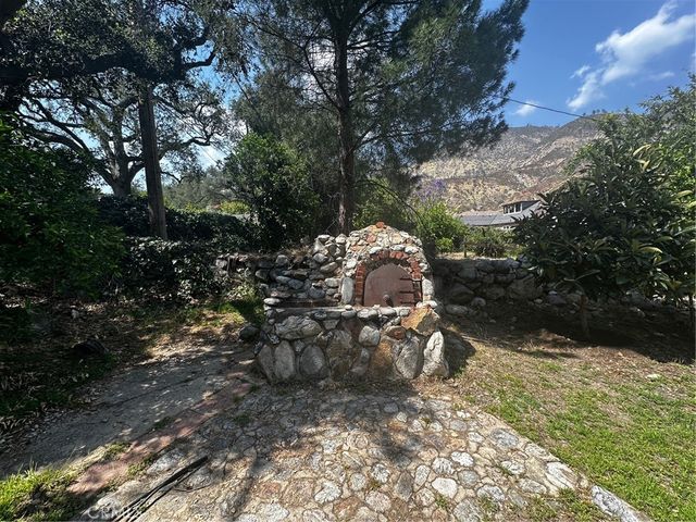 2151 N Altadena, Altadena, CA 91001