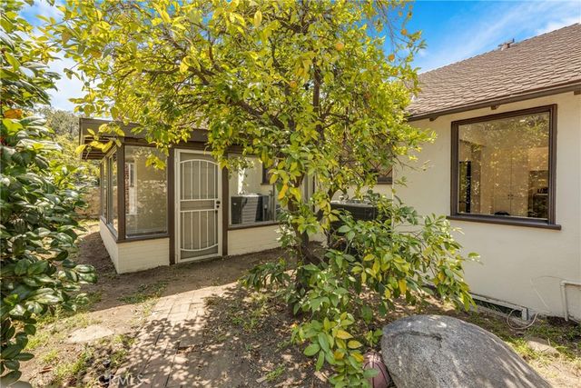 2151 N Altadena, Altadena, CA 91001