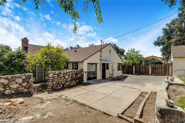 2151 N Altadena, Altadena, CA 91001