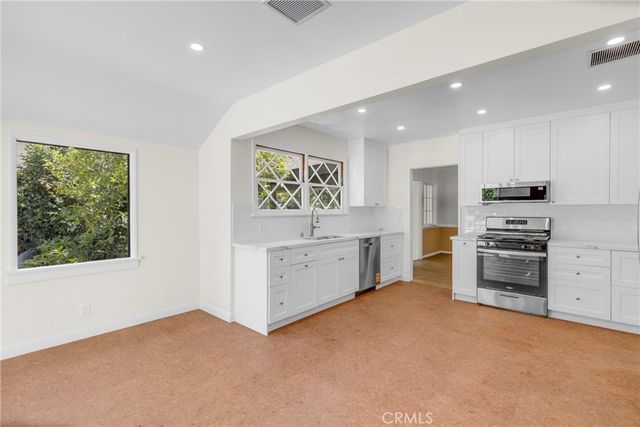 2151 N Altadena, Altadena, CA 91001